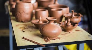 Witness the miracle moment,when the earth become a magic of art—— this is the charm of pottery,one of the oldest arts in the world. 

https://twitter.com/Beautifulgx 