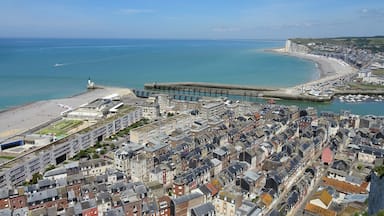 Foreground: the seaport Le Tréport (Normandie). Background: the seaside resort Mers-les-Bains (Picardie).