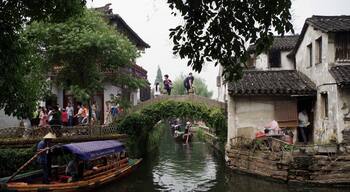 China's No.1 Water Town —— #ZhouZhuang Ancient Town.

https://twitter.com/Beautifulgx