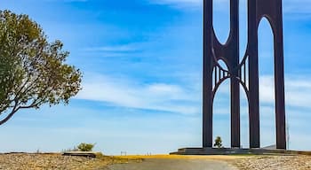 #BVSBlue Aristodes Demetries, One Of Americas Best Known Sculptors Created This Steel Sculpture As A Symbol Of Cabot Cabot And Forbes Industrial Park. Situated 243 Feet Above Sea Level It Rises To A Be Seen From The Bay Bridge, The East Bay and SFO. Called The Wind Harp Locally. It emits eerie sounds when the wind 💨is at its strongest.