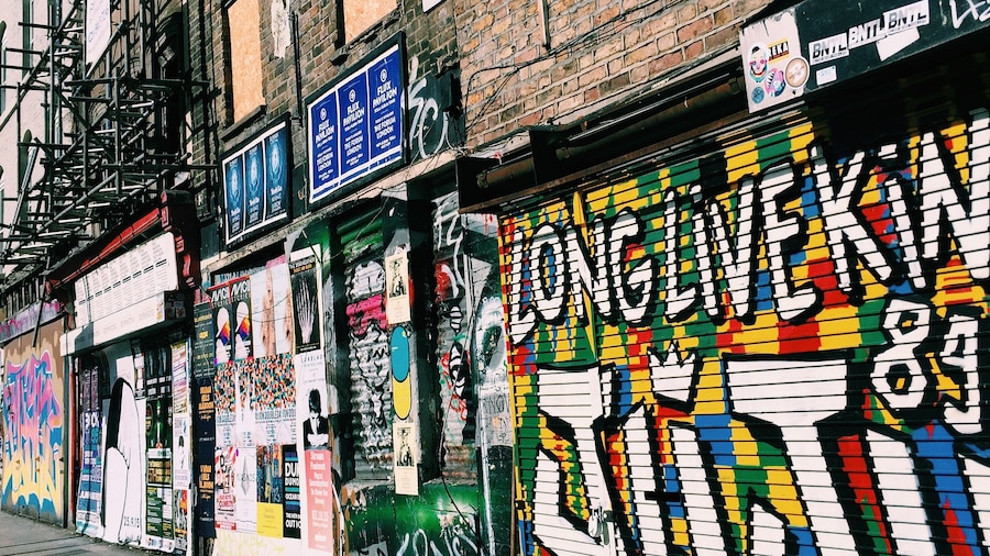 So much to see in Shoreditch, London. Go on a Sunday to see the Columbia Flower Market and walk around the area through many cool shops and arty streets. A lot of culture here! Head over to Box Park for pop up stores or roam the markets #graffiti #shoreditch #london