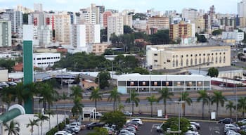 Cidade moderna, centro comercial, universitário e cultural na região do Triangulo Mineiro, Brasil.