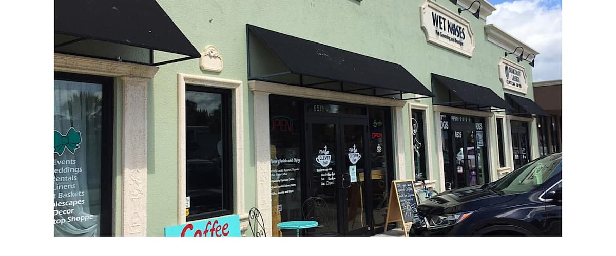 Finally got around to trying out another coffee house on Florida's west coast. The Clever Cup in Sarasota did not disappoint. Very good latte with an extra shot and a tasty turkey and cheese sandwich in a toasted croissant. Good seating and local jewelry and art. Worth the stop and several nearby places looked interesting for later exploring.