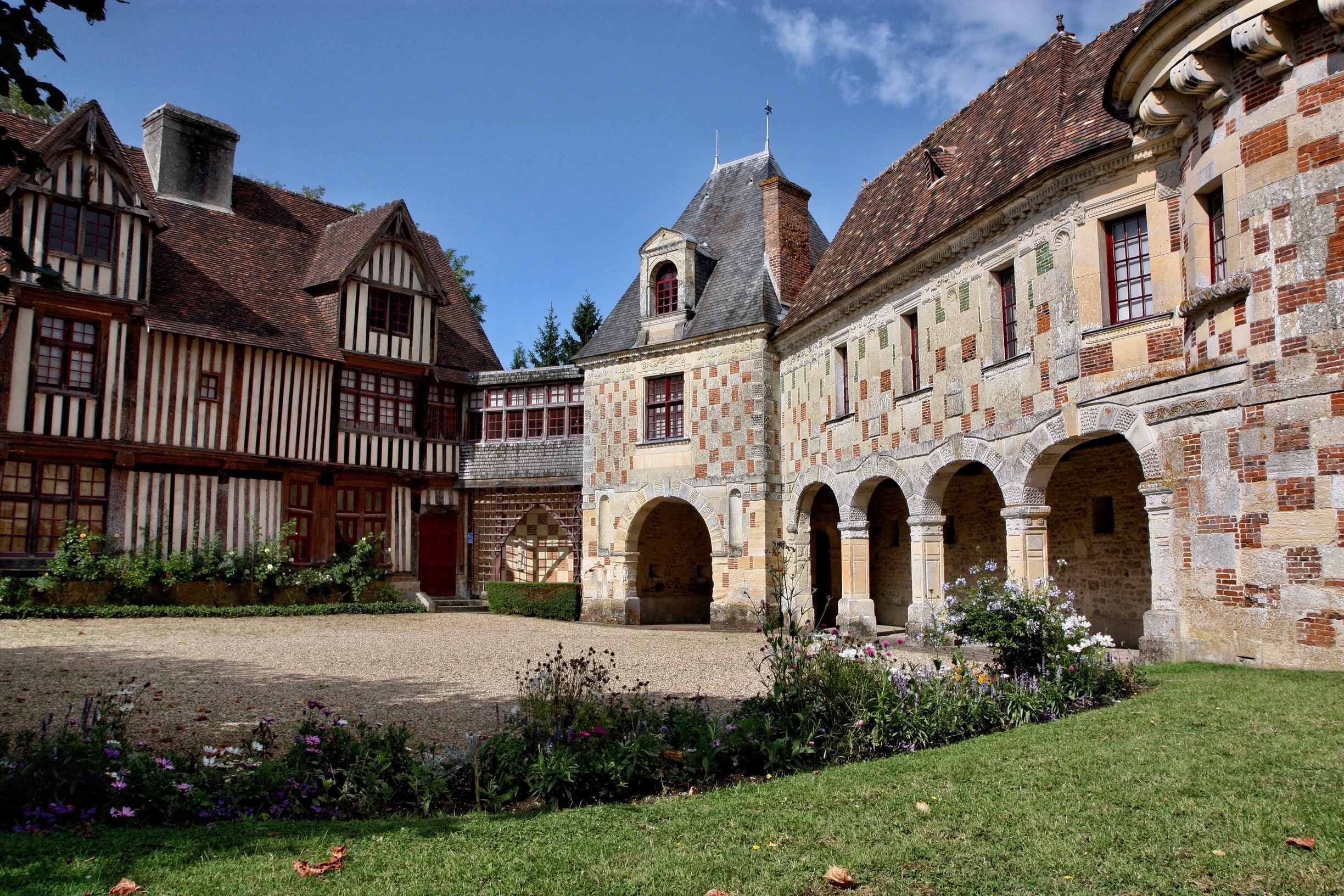 Castle was constructed between the 15e et 16 e century. Renaissance style. 