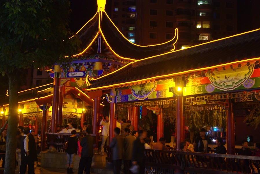 At night the city of Zhijin lights up.
Located in Guizhou, the poorest province in China, is a formerly bleak industrial town that's taking it's boring reputation and turning it into a magical nighttime walk of lights and color. This city is best known for being the gateway to some truly impressive and massive cave systems.
#China #Guizhou #citylights