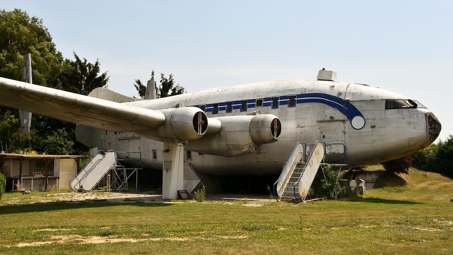 The restaurant of the aerodrome arranged in a Breguet 763