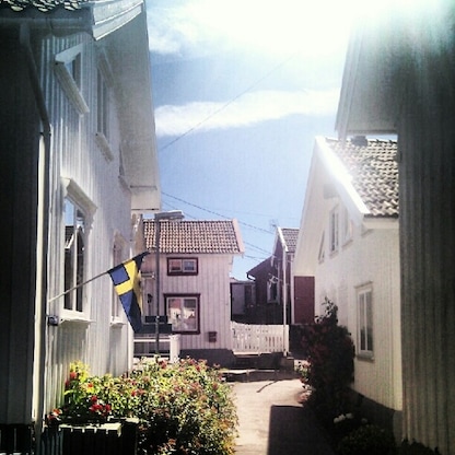 One of the best pieces of Sweden -. The island of Gullholmen in the west coast archipelago. You can get here either by ferry or your own boat. During hot summer days the little harbor is packed with tourists eating ice cream, walking the picturesque streets or hanging out at the island's three restaurants.
This is my favorite spot in all of Sweden.
