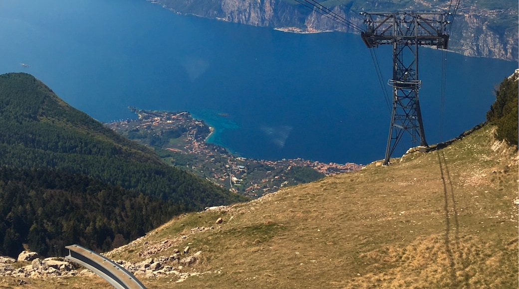 Malcesine-Monte Baldo drótkötélpályás felvonó, Malcesine, Veneto, Olaszország