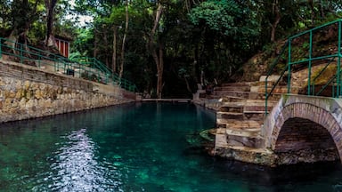 The town of Gracias is famous for the hot springs located just a few kilometres away from town. 

They are often overlooked by tourists so you might be lucky enough to be the only one in the area on any given day.
