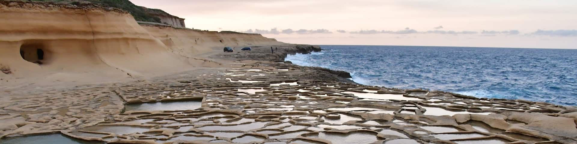 Gozo and Malta have a long tradition
of sea salt production. There are reputed
to have been salt pans here since Roman
times.