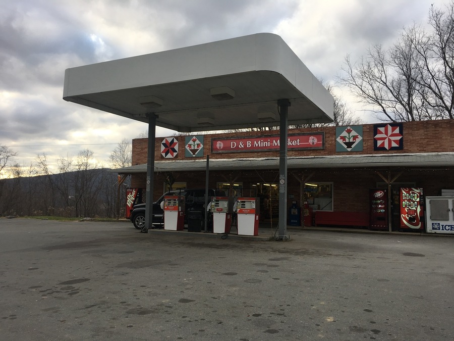 This is a picture of a tiny gas station on the way to Tennessee out of Boone. What caught my eye about this gas station, besides the fact that the gas pumps didn't work, was the barn art hanging on the top. Barn art is something that I have always found interesting because no matter where you drive in the mountains you are bound to run across at least a couple. I also noticed that this was more of a grocery store/hardware store instead of a convince store. The man behind the counter was selling homemade jam, honey and wooden art work. #appalachianechos