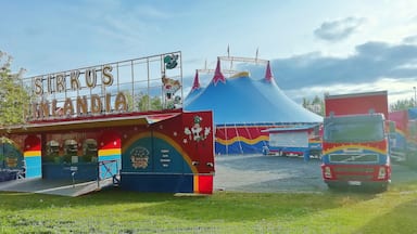 Circus has come to town! 
Sirkus Finlandia has performed since 1976. Circus manege is set up 120 times during the season. Season in Finland starts April and lasts until October or November. https://sirkusfinlandia.fi/en/#ohjelma