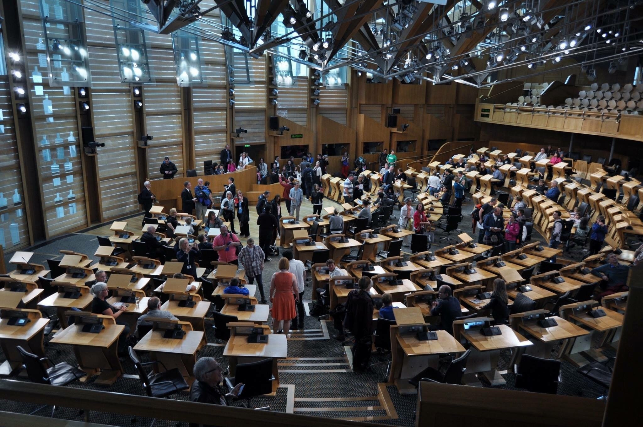 スコットランド議会 エディンバラ旅行 エクスペディア