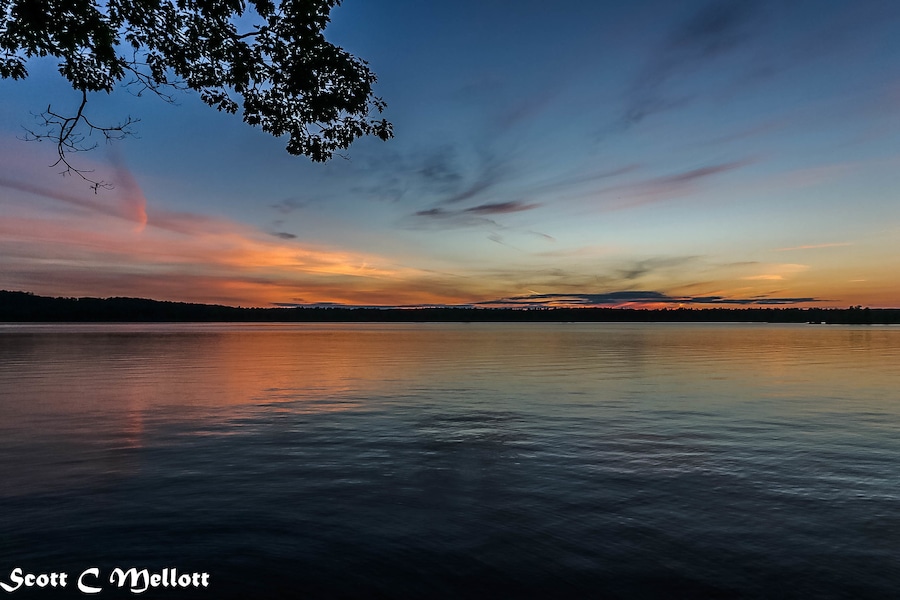 Sunset from the eastern shore of Massabesic Lake in Auburn, NH. This shot taken a few minutes after sunset as the sky started to explode with colors.
Tech info:
Camera: Canon 80D
Lens: 10-18mm
Focal Length: 14mm
ISO 800
Exposure: 1/250 sec at f/6.3
Filters: CPL
Taken handheld
#golden #bvssquad