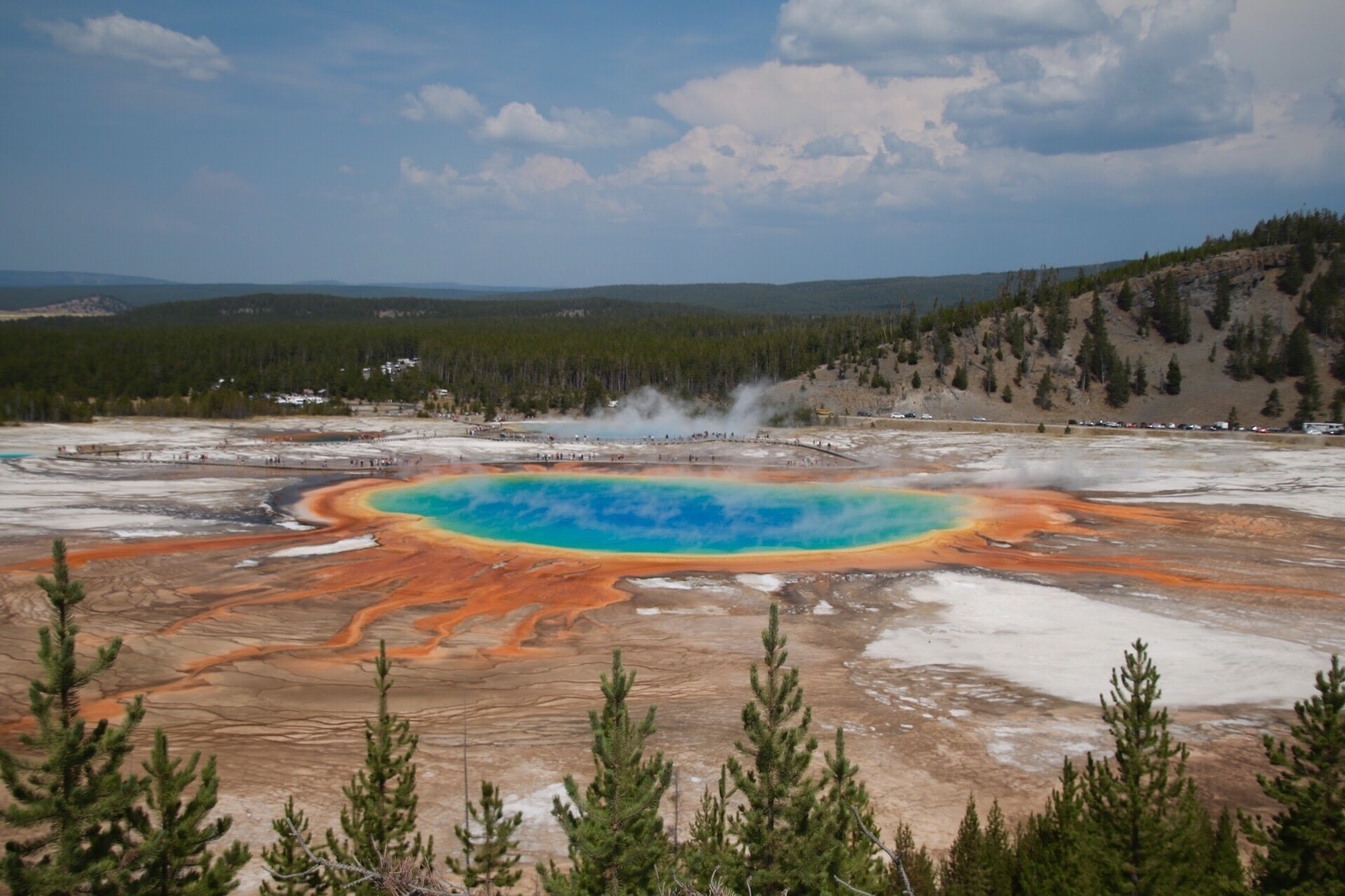 Visit Midway Geyser Basin in Yellowstone National Park | Expedia