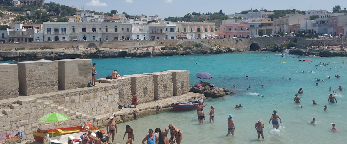 Amazing little Beach in This little city. Choosing a Bar in front of it, You can breakfast with one of greedy croissant and be happy of this beautiful scenario.
