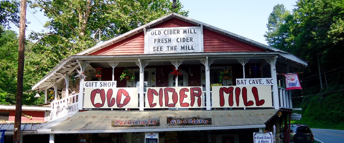 I just love finding these wonderful roadside attractions that are quickly becoming a memory of days gone by!!