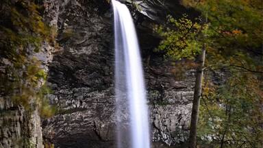 Nice road side waterfall near Crossville Tennessee.
#greatoutdoors