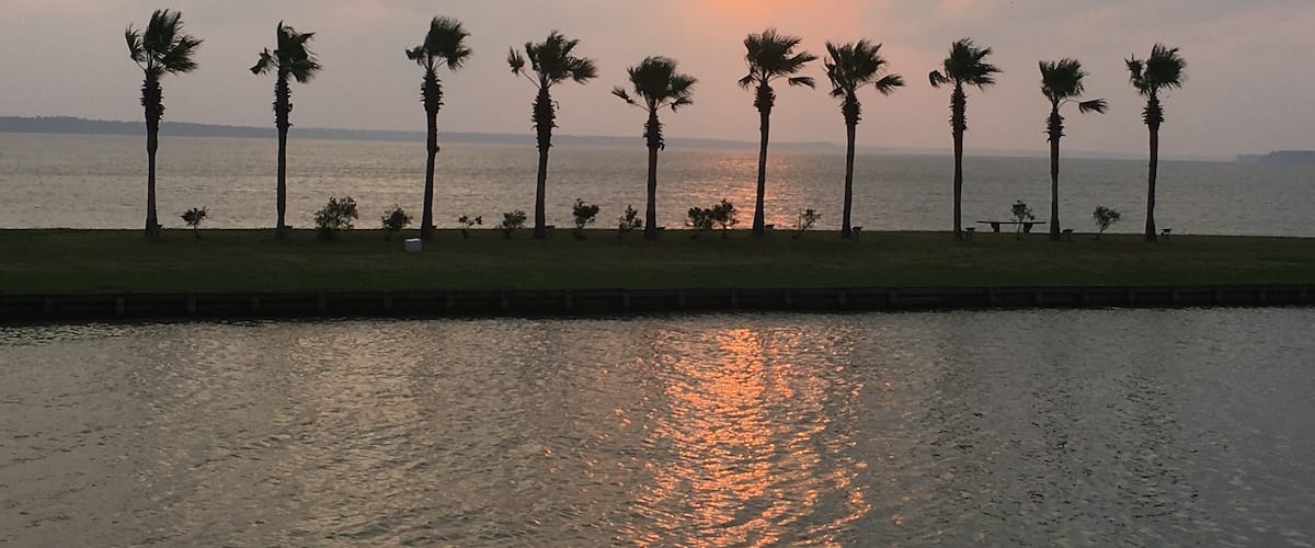 Awesome views from the deck! Food was fantastic!! Fried Green Tomatoes, Shrimp en Bouchette, Fried Okra & Tomato Cucumber Salad! Inside the KOA Campgrounds. Will definitely come back!