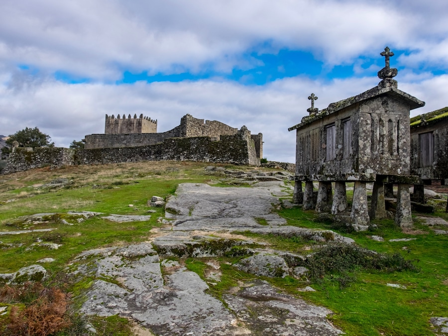 The beautiful village of #lindoso
#pontedabarca #geres #minhoportugal #travelgram #visitportugal #igersportugal #portugalalive #portugalcomefeitos #portugal #sharing_portugal #topportugalphoto #discoverportugal #ig_portugal #portugal_em_fotos #super_portugal #portugalvisuals #portugalemclicks #findout_portugal #amar_portugal #portugallovers #RevealPortugal #weshareportugal #portugaladdict #portugal_gems #travel #streetphotography #travelphotography #castle #village