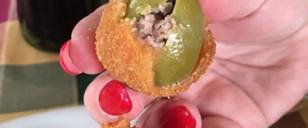 Oh my!....my tastebuds are doing the can can! Warm stuffed olives in breadcrumbs! #FoodieFinds