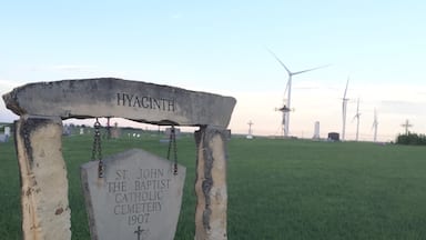 Buckeye Wind overlooking Hyacinth Cemetery 
