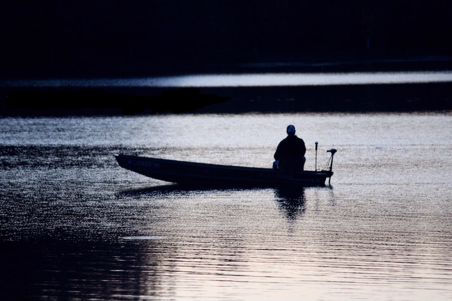 Every city has a town outside, with a beautiful lake! #BlackHill #Germantown #Maryland #RegionalPark #Evening #Solo #Fishing