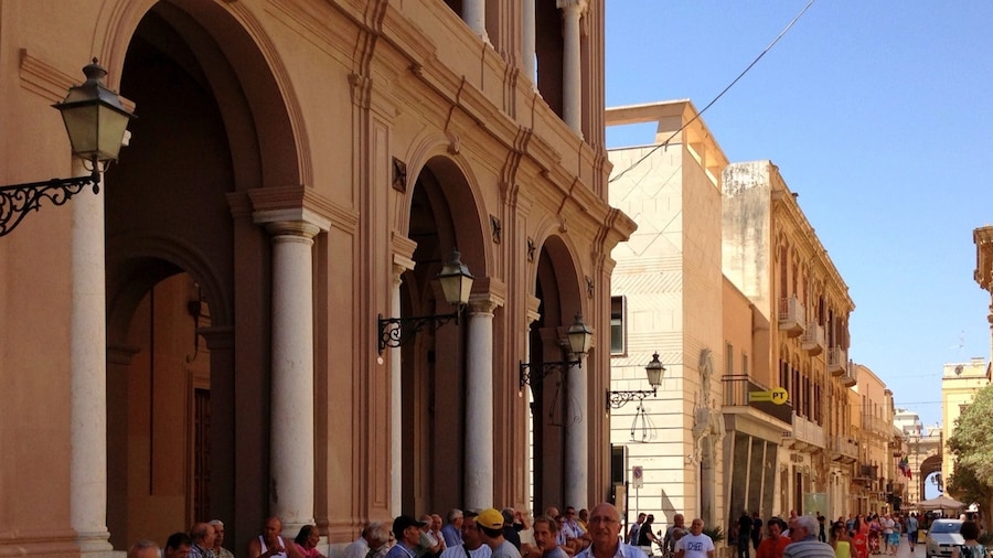 Morning at Plaza de la Republica