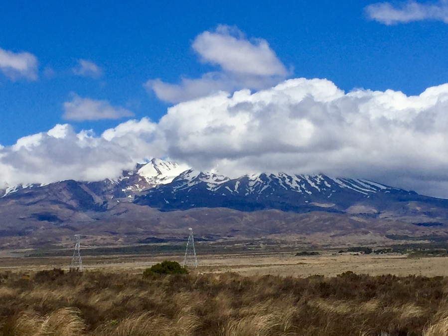 Lovely view of the mountains in Tongariro National Park 🏔
#roadtrip #NZ18 #Mountains