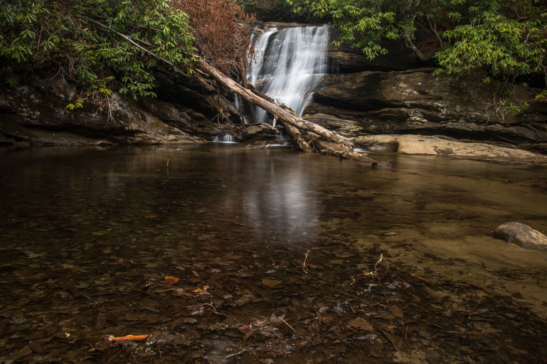 The beautiful area of multiple waterfalls calls Glen Falls near Highlands, NC.  View a video guide of the falls here:  https://www.hdcarolina.com/episode/glen-falls