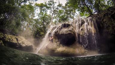 The hot spring waterfall of Finca El Paraíso is the perfect place for meditation.