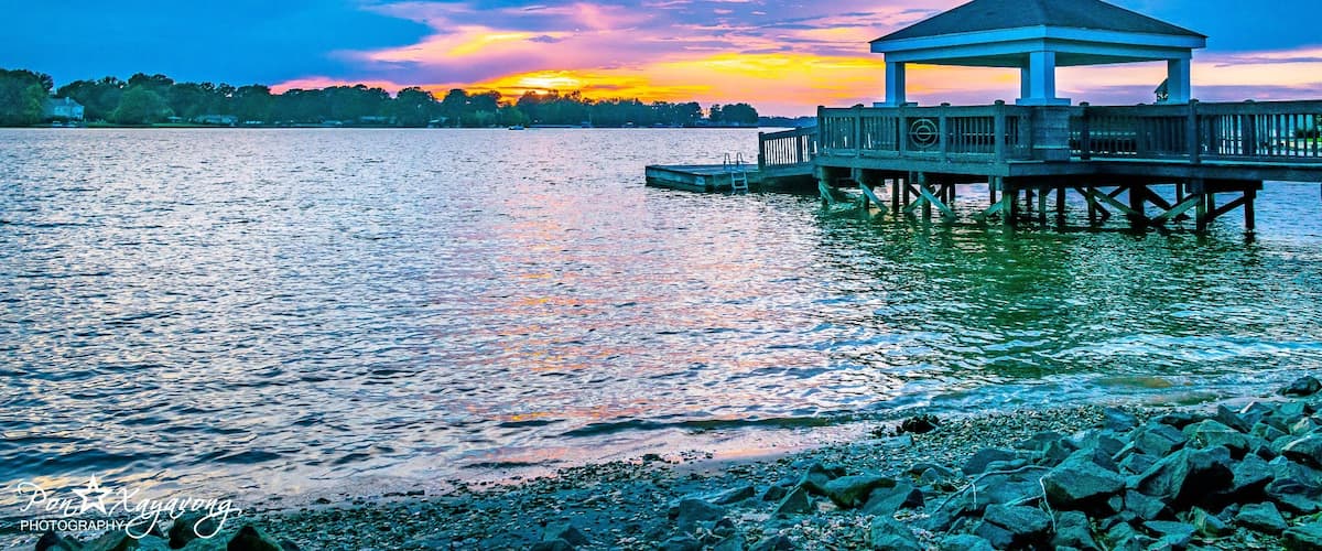 Beautiful sunset on Lake Norman near Trilogix golf course and apartments