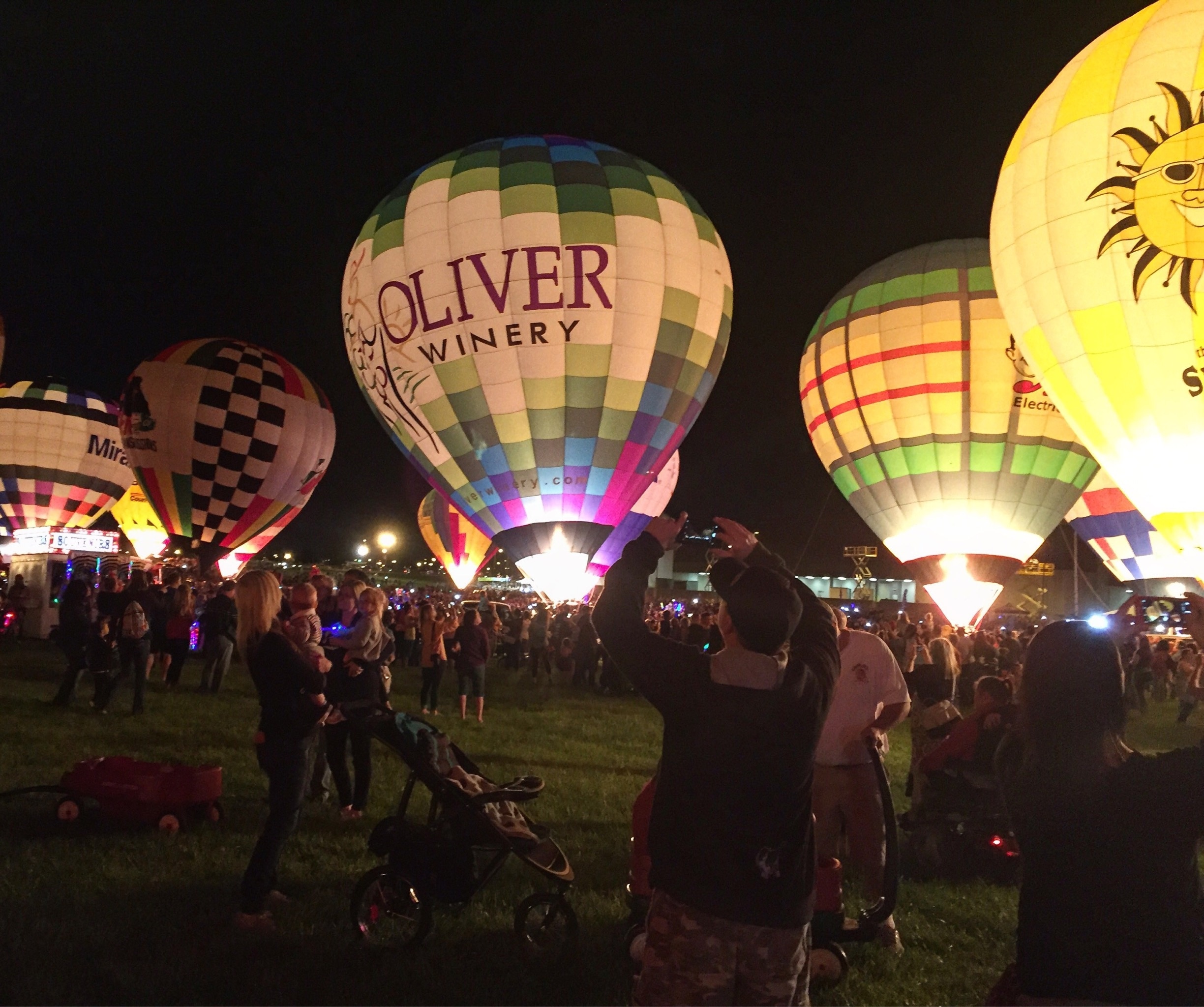 Ky Derby festival balloon glow.