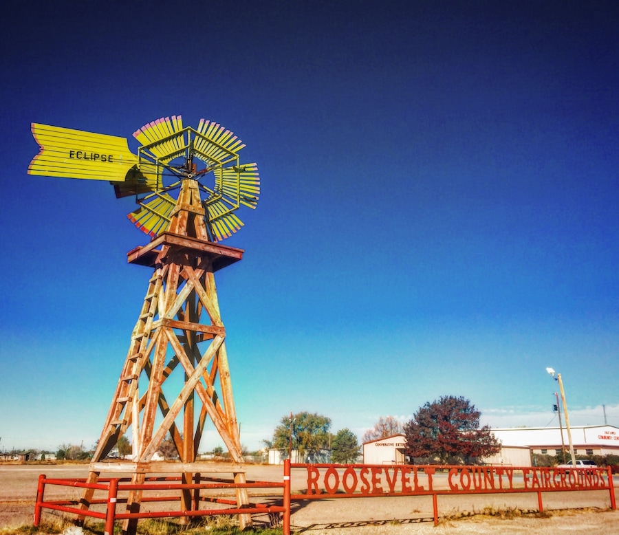 Just over the RR Tracks, lots of old windmills right here.