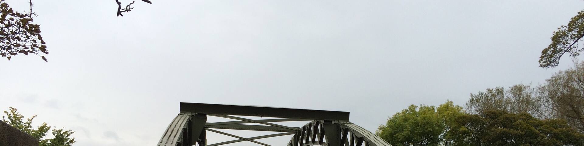 One way bridge near #Ilkley over the River Wharfe!
So hard doing a right hand turn in peak hour. Still enjoyed driving the lanes in #Yorkshire!