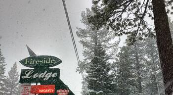 I was caught in a snowstorm and Fireside Lodge's red vacancy sign saved me. I loved every minute of my unplanned stay there. Beautiful view out the windows, excellent room, friendly hosts, with wine, cheese, and hot chocolate in the lodge. #Trovember #LifeAtExpedia