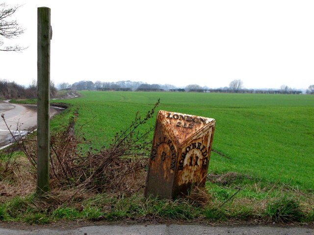 Photo "Sandhutton" by David Rogers (CC BY-SA) / Cropped from original