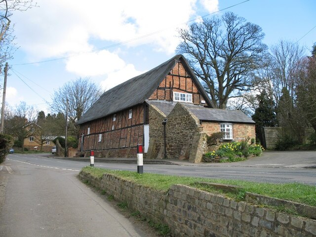 Kuva ”Iso Brickhill” käyttäjältä Martin Addison (CC BY-SA) / rajattu alkuperäisestä kuvasta