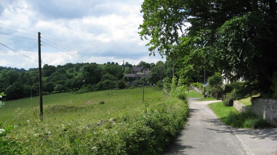 Photo "Bonsall - Church Street view back to Village" by Alan Heardman (Creative Commons Attribution-Share Alike 2.0) / Cropped from original