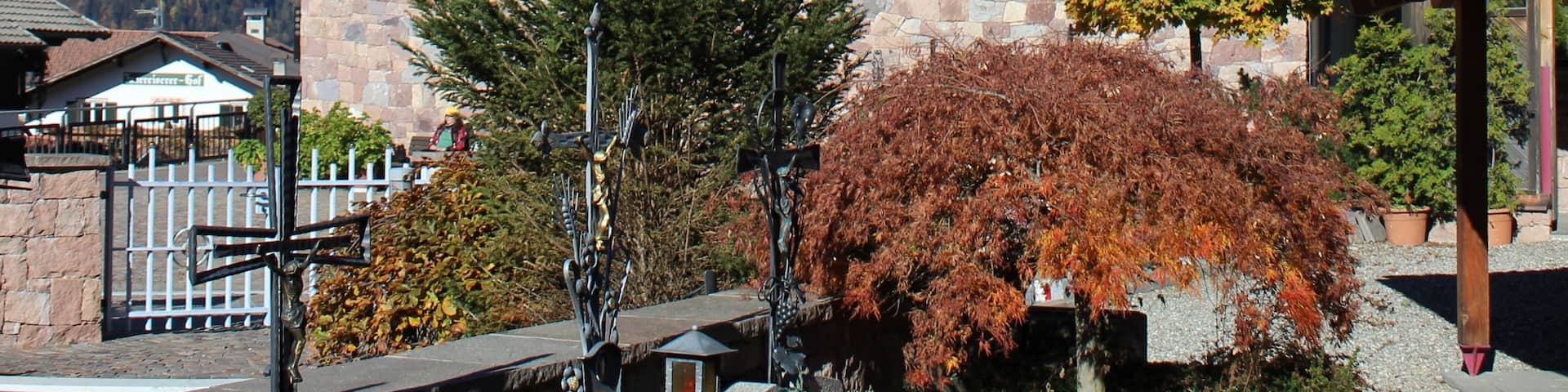 Pfarrkirche Heiligkreuz in Verdins in der Gemeinde Schenna (Südtirol)