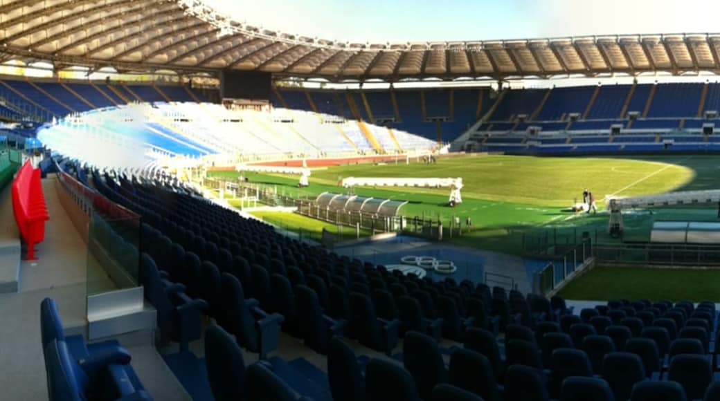 « Stade olympique de Rome», photo de Fabrizio Faraco (CC BY) / rognée de l’originale