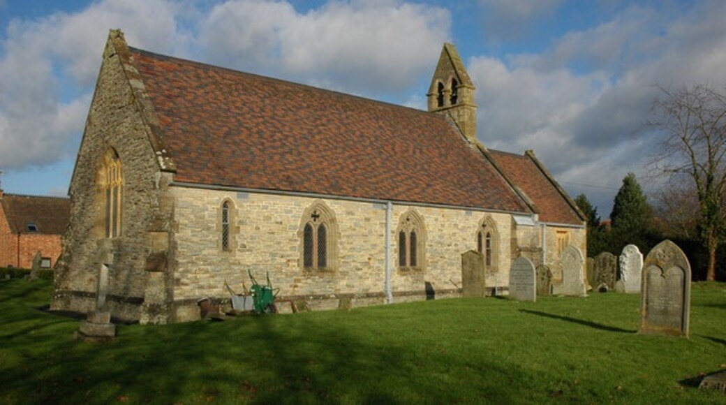 Foto “Wyre Piddle” tomada por Philip Halling (CC BY-SA); recorte de la original