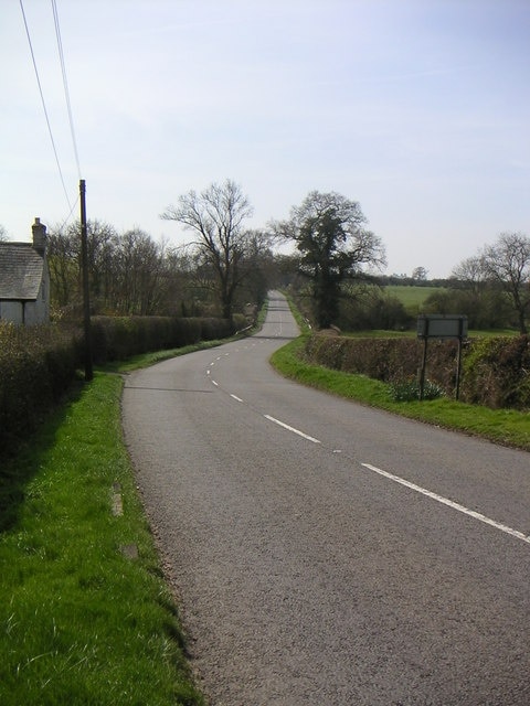 Winslow Road, Great Horwood A view in the direction of Mill Farm on the Winslow Road, just south of Great Horwood.