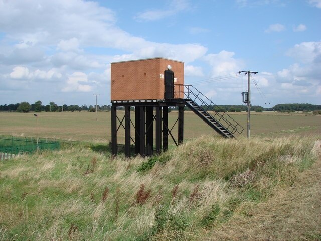 "Byram cum Sutton"-foto av Bill Henderson (CC BY-SA) / Urklipp från original