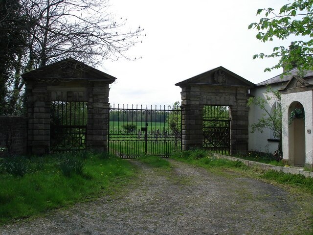 Billede "Norton Conyers" af Frank Glover (CC BY-SA) / beskåret fra det originale billede