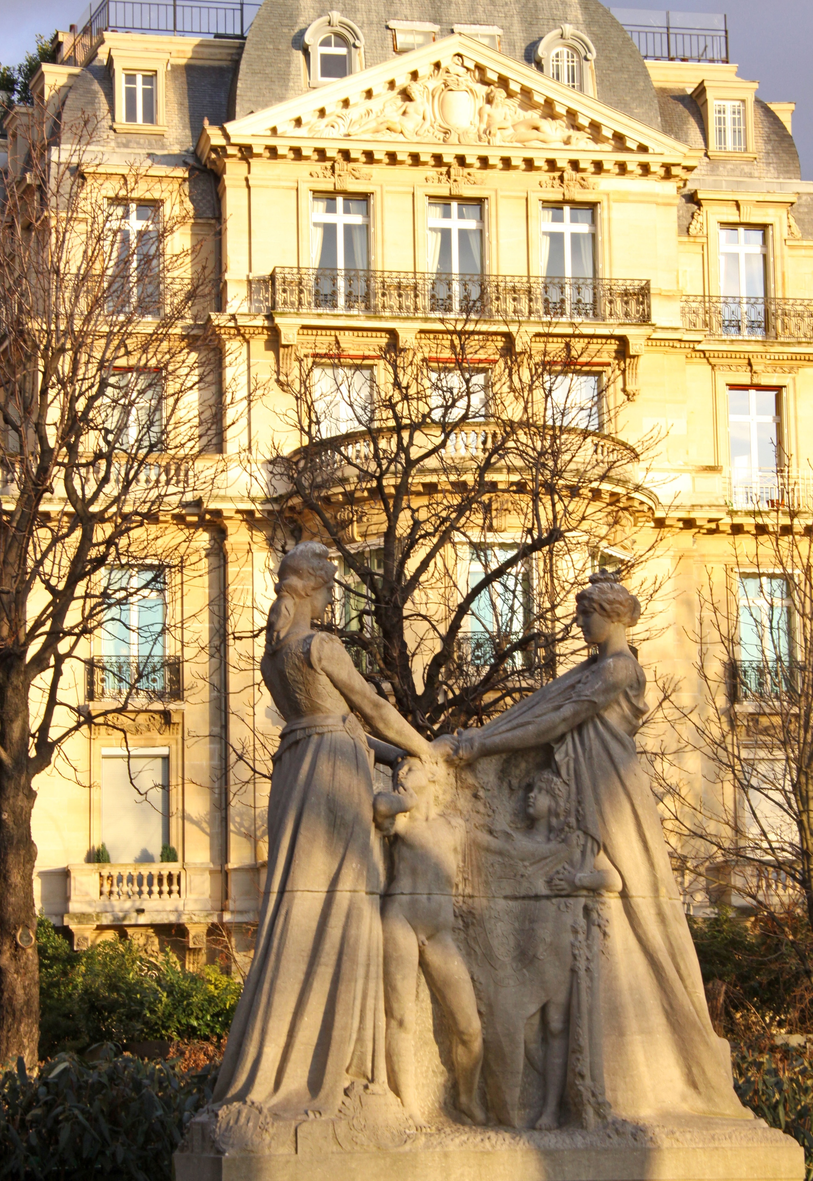 Avenue Georges-V, Paris, France
