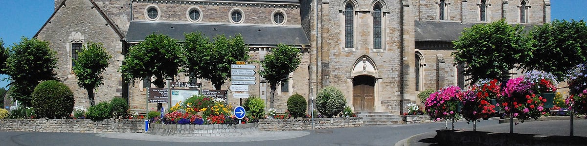 Photo "Clécy (Calvados)" by ChBougui (page does not exist) (Creative Commons Attribution-Share Alike 4.0) / Cropped from original