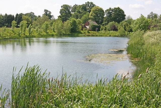Foto “Bodicote” tomada por Robert Caldicott (CC BY-SA); recorte de la original