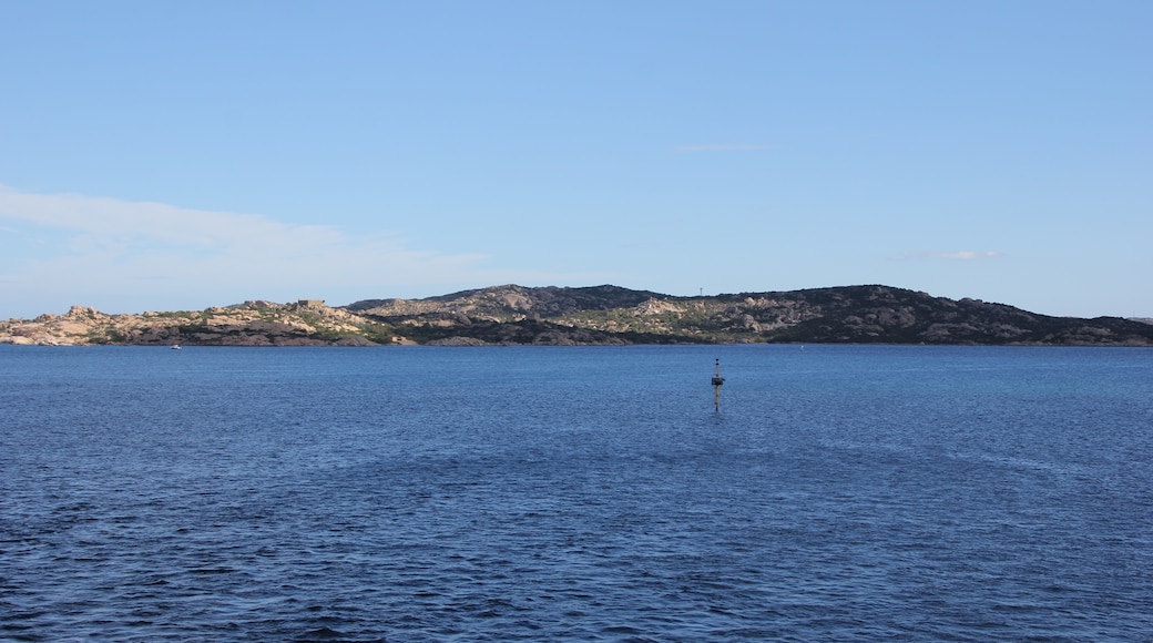 « Île de Santo Stefano», photo de Discanto (CC BY-SA) / rognée de l’originale
