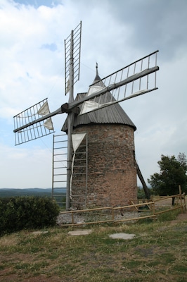Faugères (Hérault)- moulin à vent (XVIe siècle).